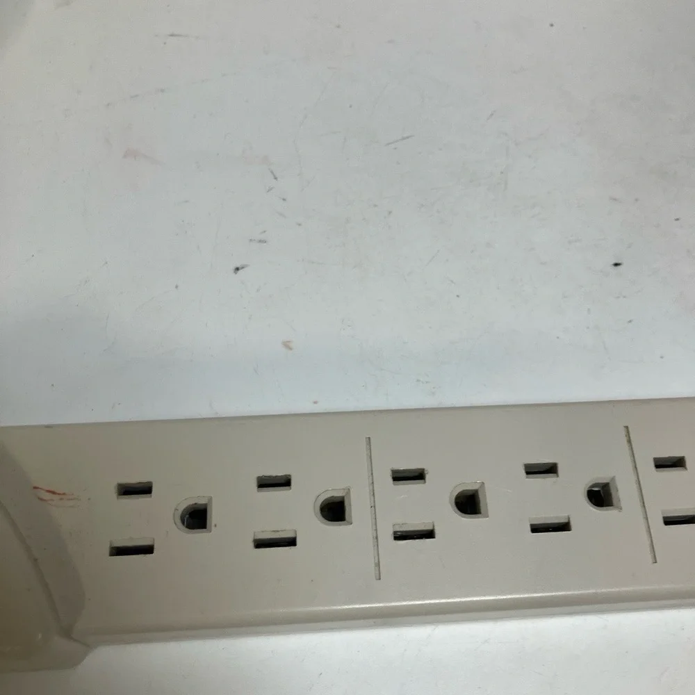 Tripp Lite Power Strip PV600HF 6 Outlets Black‎ Surge Protector OnOff Switch